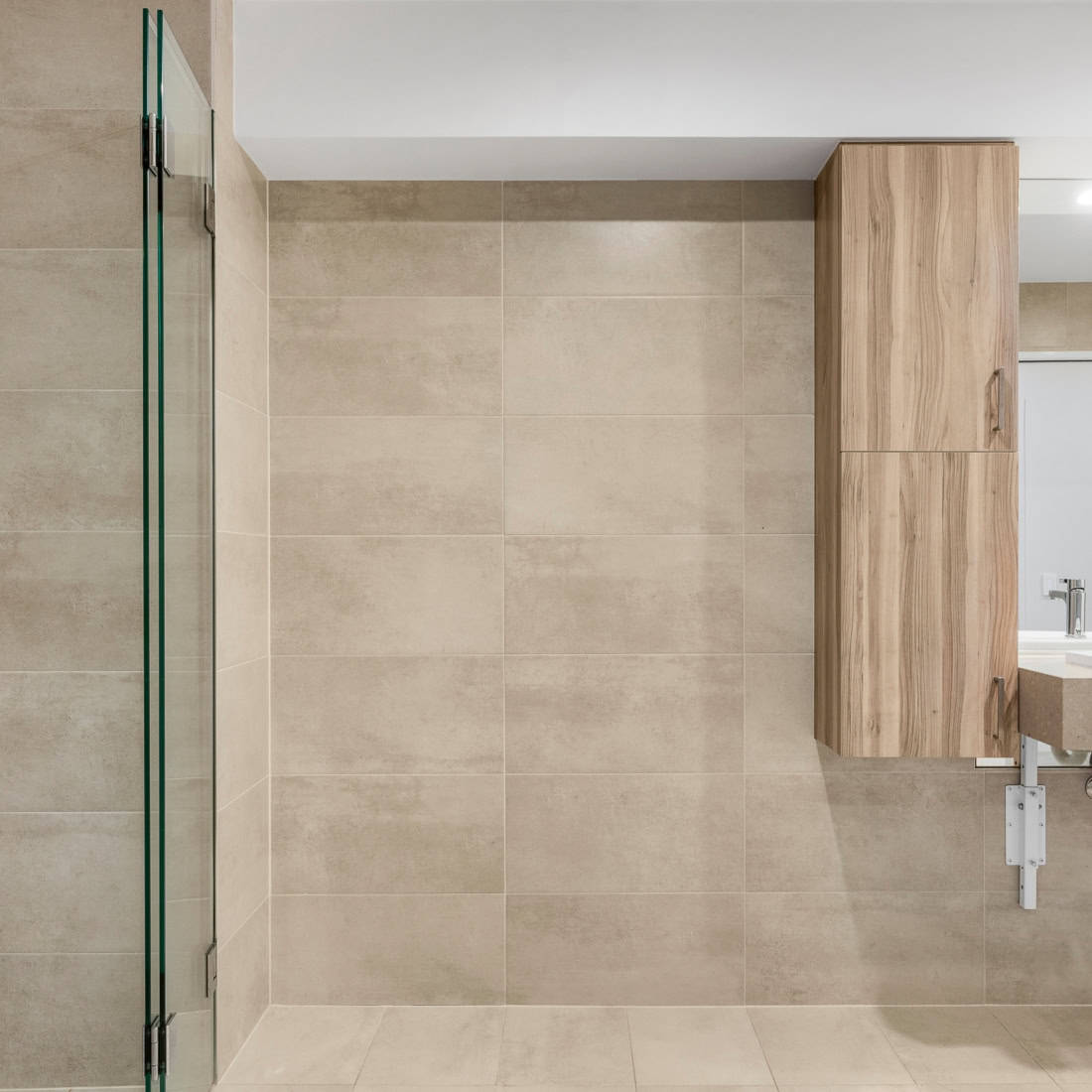 ed park bathroom 2