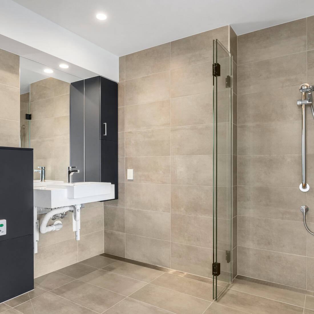 ed park bathroom 3